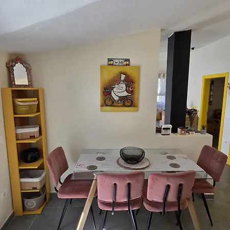 Domin Apartment, Golem, Durres ゴーレム