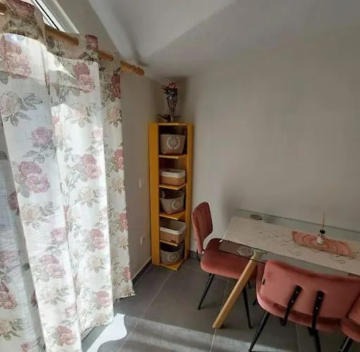 Domin Apartment, Golem, Durres * Golem (Tirana)